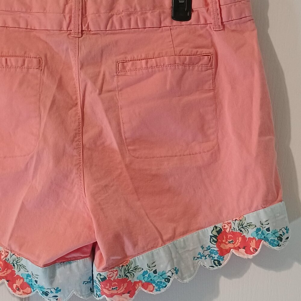 Calvin Klein Jeans/Chino Shorts/Womens/18W/Coral/Floral Scalloped - Picture 3 of 8